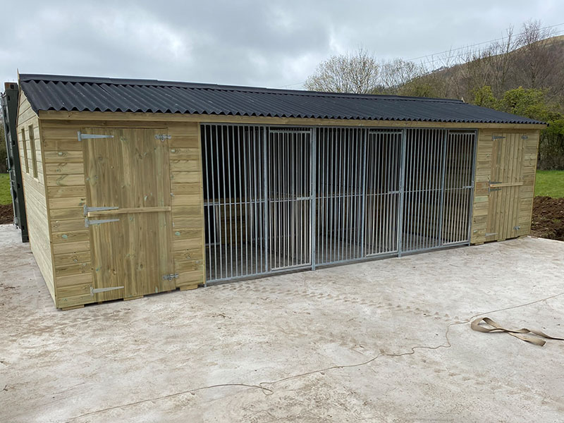 Custom Made Kennel Block With Two Side Sheds 800x600