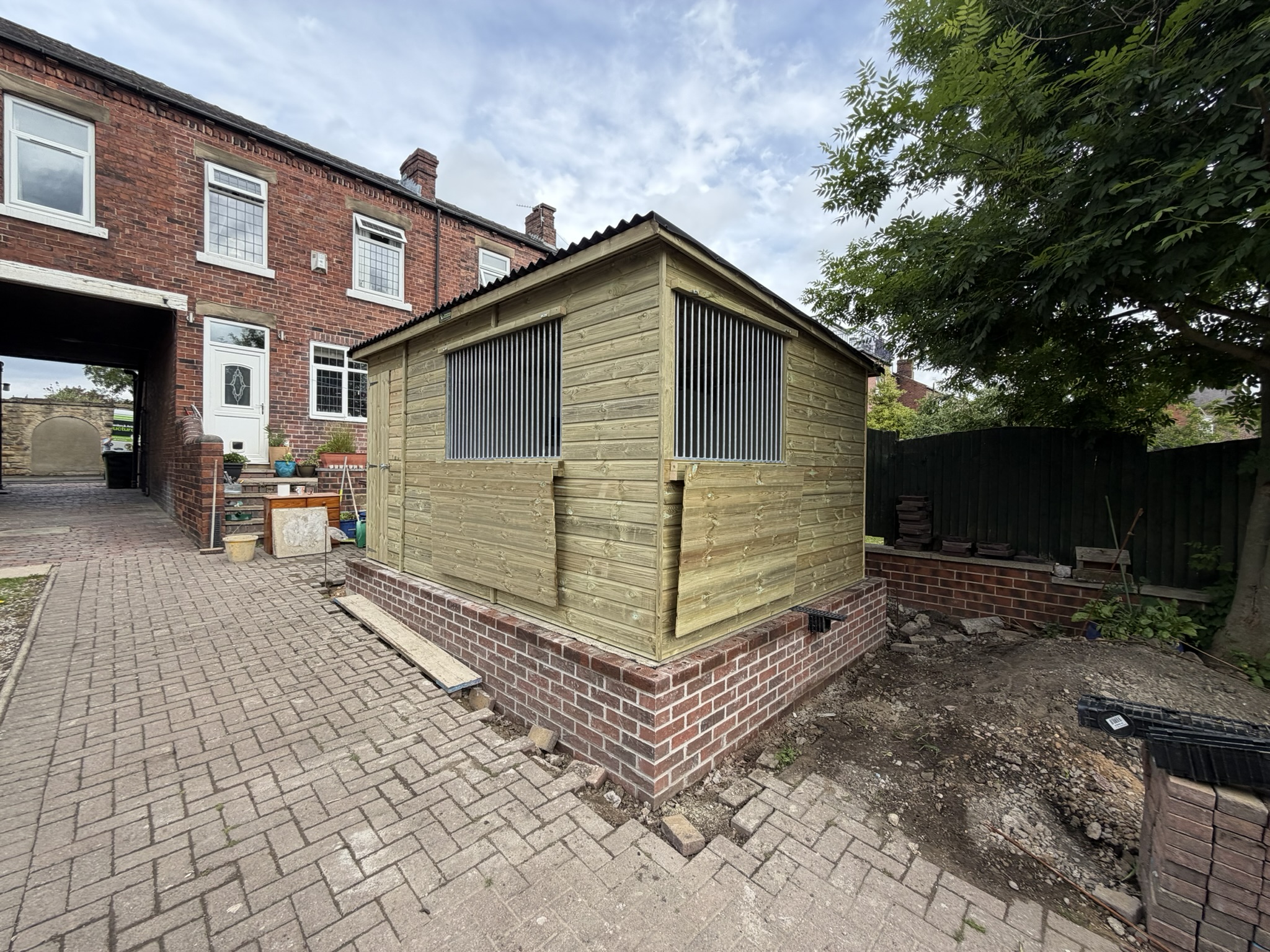 Bespoke 12ft x 8ft Langford Aviary – Designed for a Harris Hawk