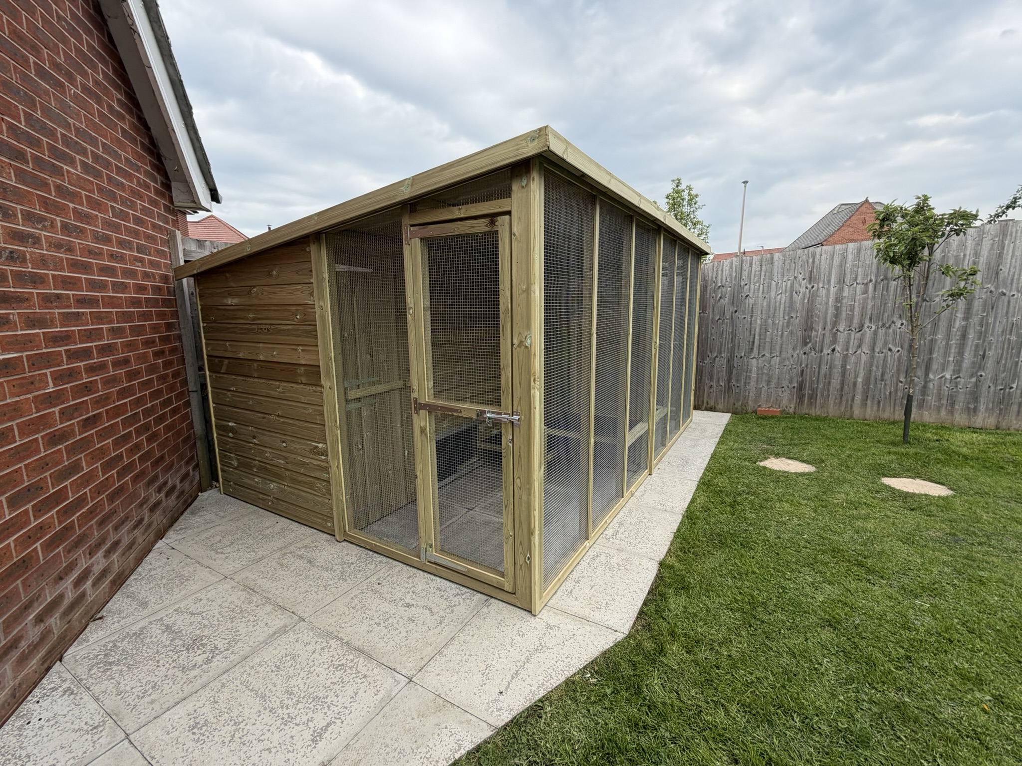 Double housing and run